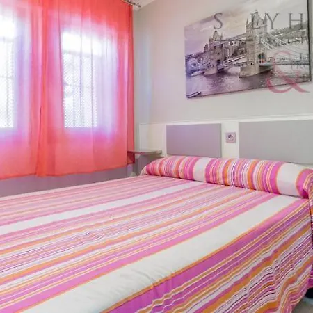 Апартаменти Pueblo Evita *